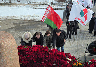 15 февраля 2026 года сотрудники РУП «БЕЛГАЗТЕХНИКА» возложили цветы на острове Мужества и Скорби